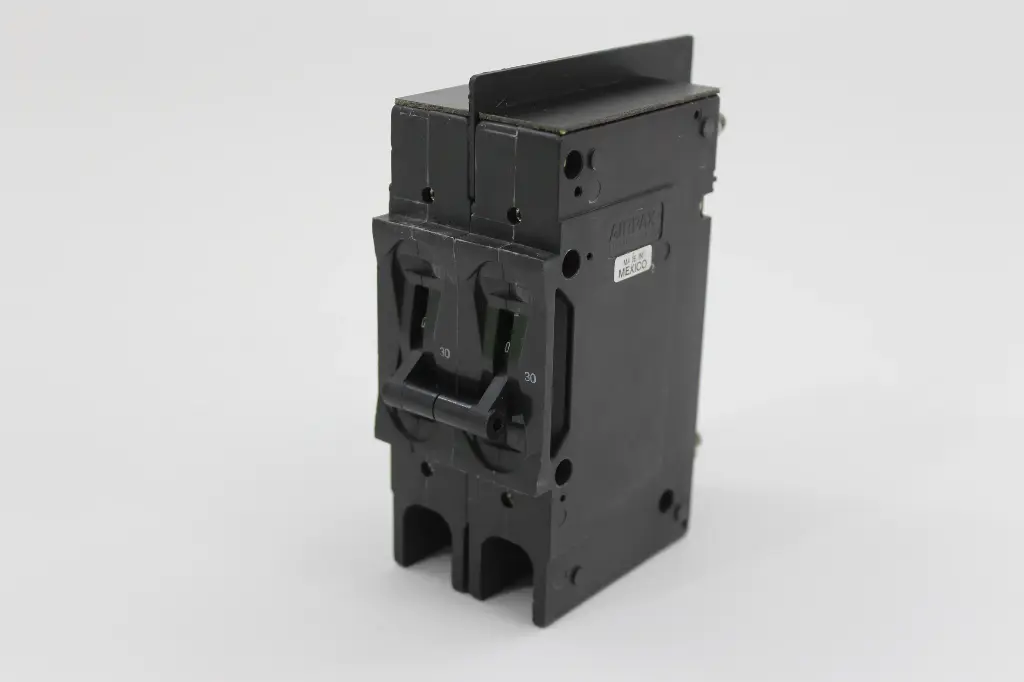 E-Series Circuit Breaker, Black toggle, Double Pole , Rectangular cutout