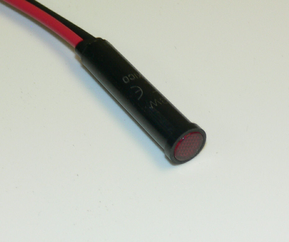 125VAC Indicator Incandescent Light, Flush Lens - Red