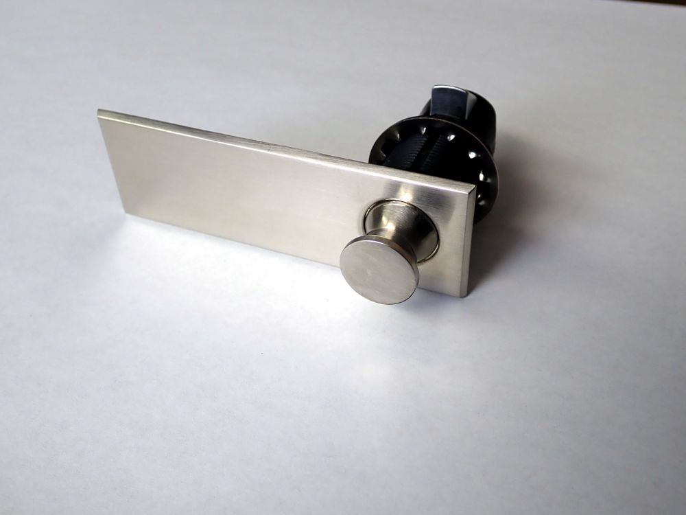 Southco Point Latch Push to Close Rectangle Satin Right Hand Pawl