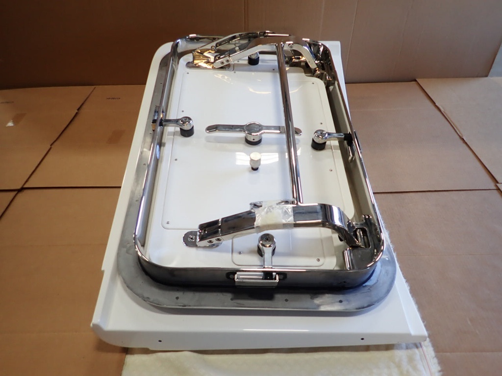 DOOR, 650FLY CREW QUARTERS ASSY