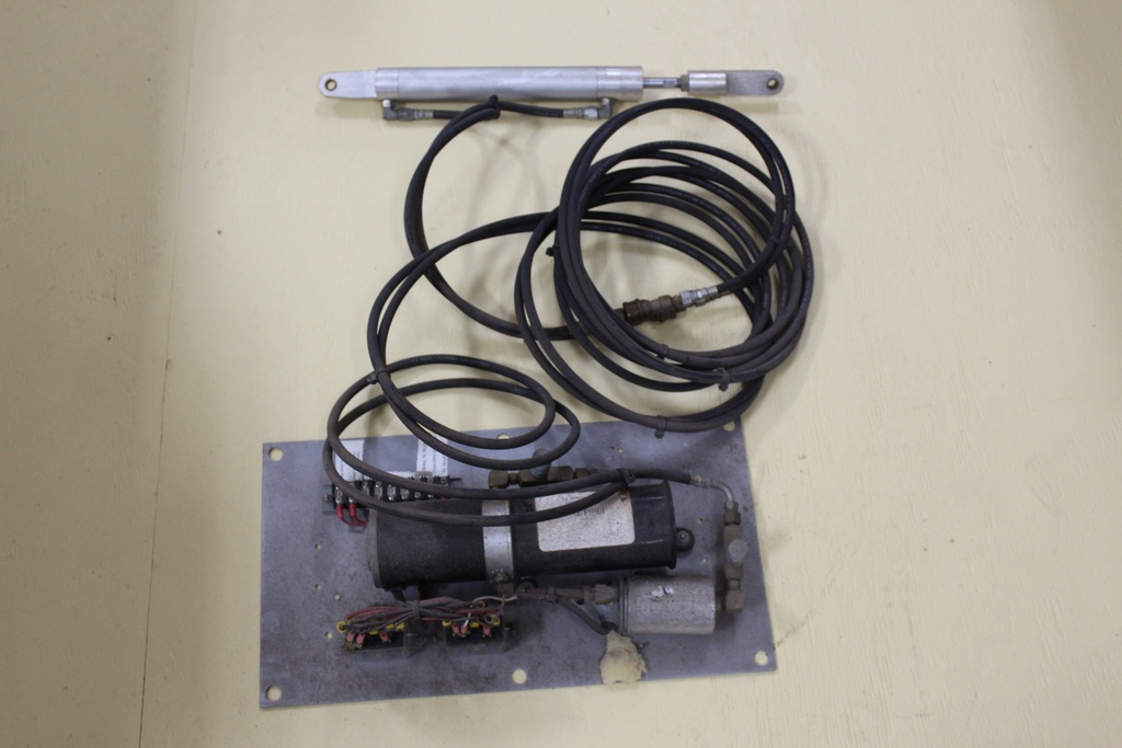 TAYLOR MADE HYDRAULIC PUMP 24V FOR DROP WINDOW