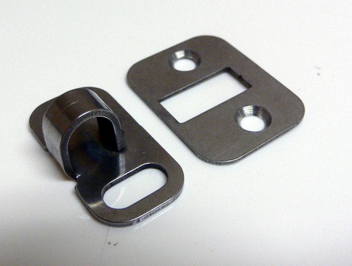 [HDW-004146] Mobella Loop strike and alignment plate for Offshore Curved latch ME-R8377
