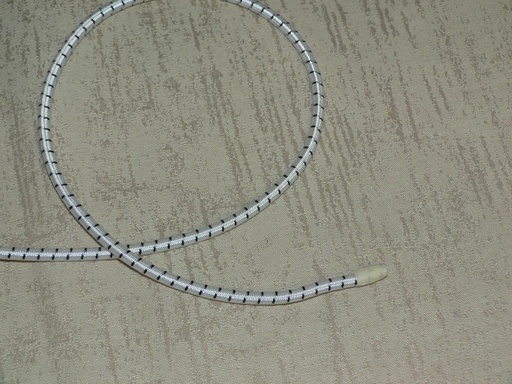 [PLS-001300] Bungee Cord 3/16"  White with Black Tracer (Per foot)