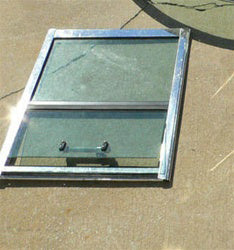 [SUR-000115] Sea Ray Center windshield section, unknown application smaller than 360DA